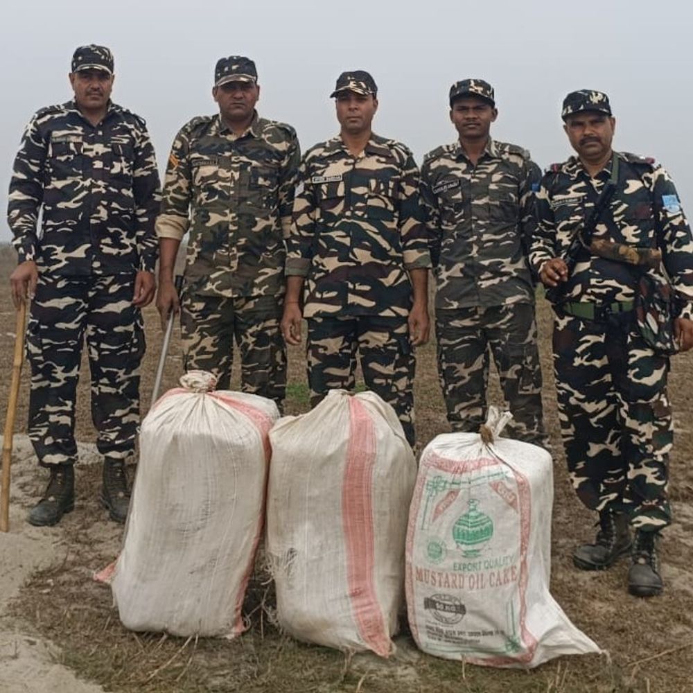 रेत पर छिपाई गई 56 KG गांजा बरामद:  सुपौल में भारत-नेपाल बॉर्डर पर SSB की कार्रवाई, कीमत 22.40 लाख रुपए – Supaul News