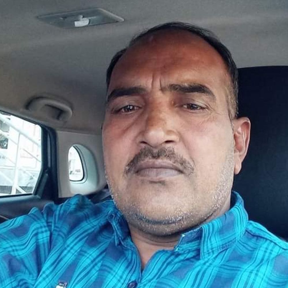 हाथरस में सड़क हादसे में बाइक सवार की मौत:जेसीबी ने टक्कर मारी, युवक की मौके पर हुई मौत