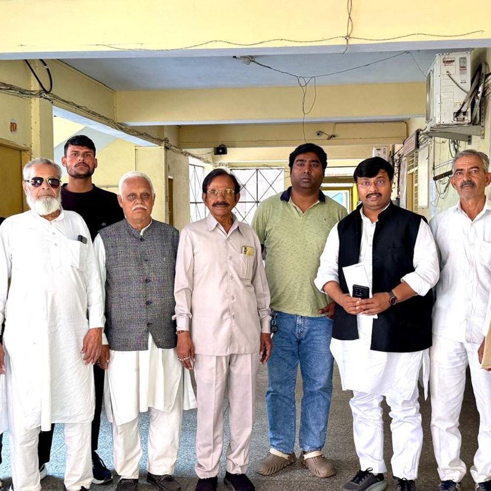 मनरेगा मजदूरों, संविदा कर्मियों के लंबित भुगतान पर प्रदर्शन:कांग्रेस ने की नारेबाजी, राज्यपाल के नाम ज्ञापन सौंपकर शीघ्र भुगतान की मांग