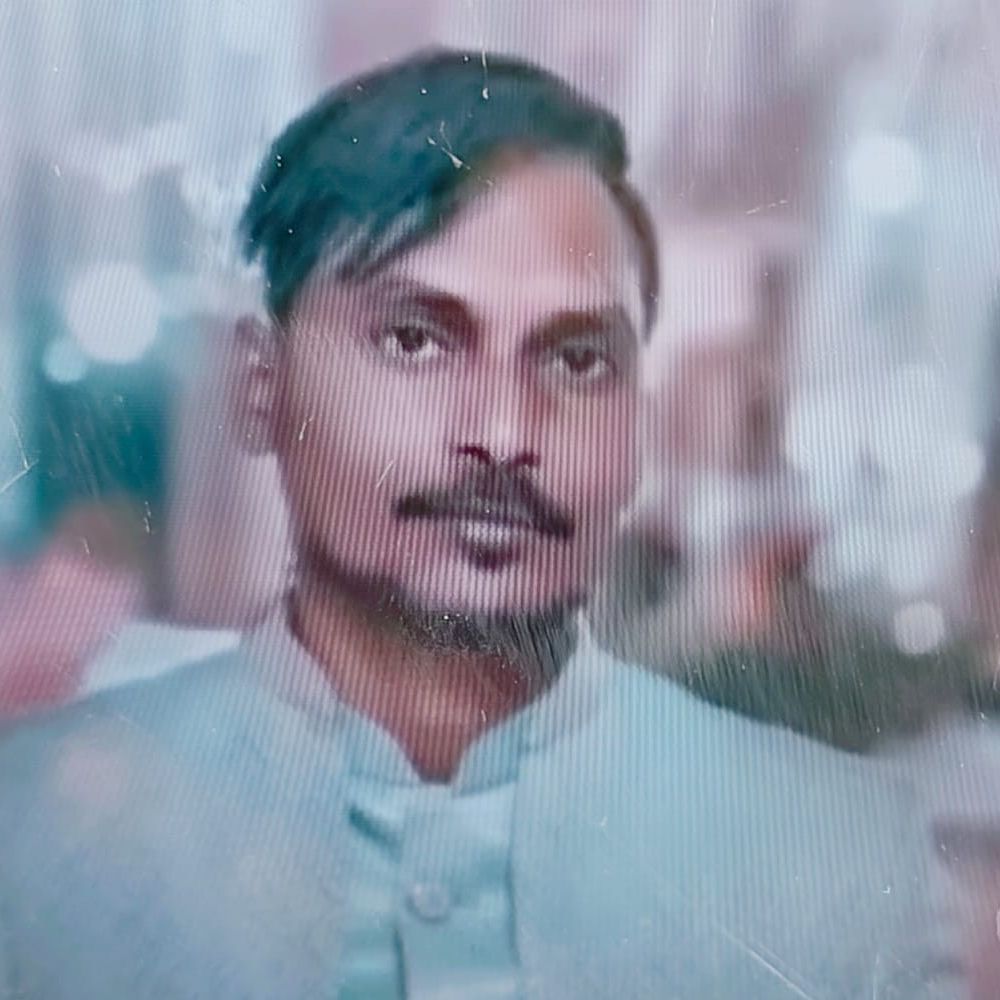 उन्नाव में डंपर ने बाइक को मारी टक्कर:युवक की मौत, काम से घर लौटते समय हुआ हादसा; पुलिस जांच में जुटी