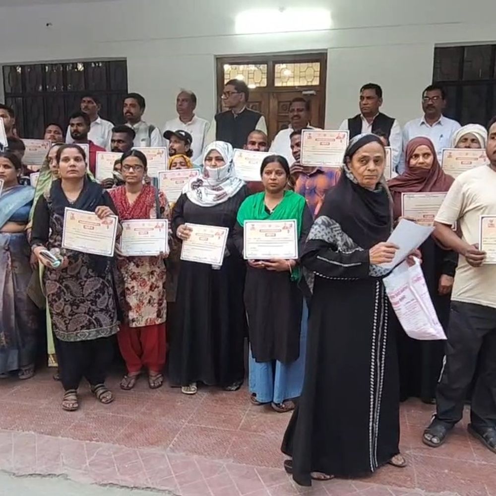 पीलीभीत में पीएम आवास योजना की किश्तें जारी:भाजपा के पदाधिकारी ने कई आपात्रों को लाभ देने का लगाया आरोप, डीएम बोले जांच होगी