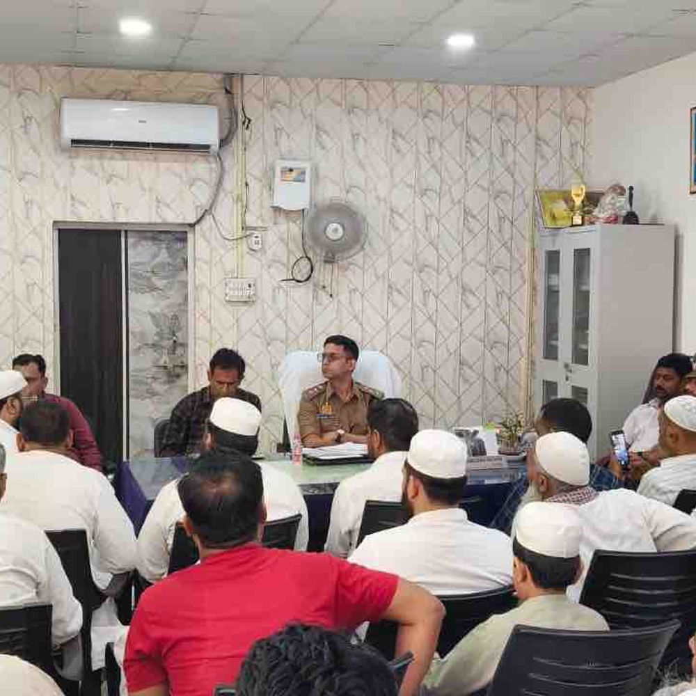 150 ईदगाह और 414 मस्जिदों में होगी नमाज:बुलंदशहर में ईद-उल-फितर के लिए कड़े सुरक्षा इंतजाम, पीस कमेटी की बैठक