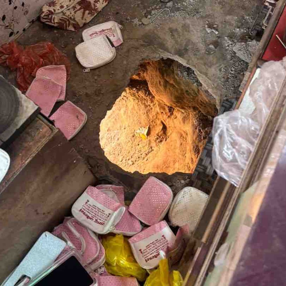 कानपुर में ज्वैलरी शॉप में सेंधमारी, लाखों की चोरी:डेढ़ किलो चांदी, 25 ग्राम सोना, 50 हजार कैश और DVR ले गए चोर