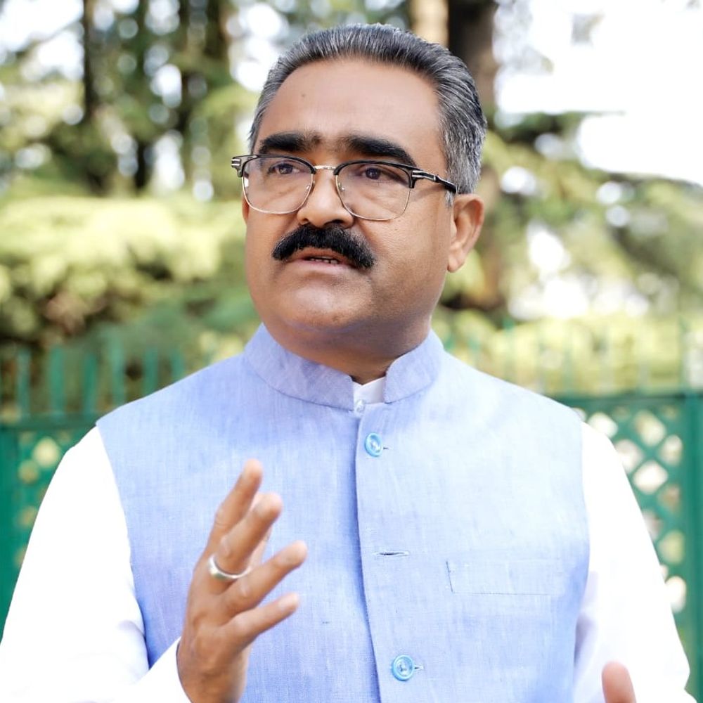 धर्मशाला में पूर्व उद्योग मंत्री ने सरकार पर साधा निशाना:  बिक्रम ठाकुर बोले- स्कूल बंद, बस सुविधाएं खत्म, प्रदेश को पीछे धकेला जा रहा – Dharamshala News