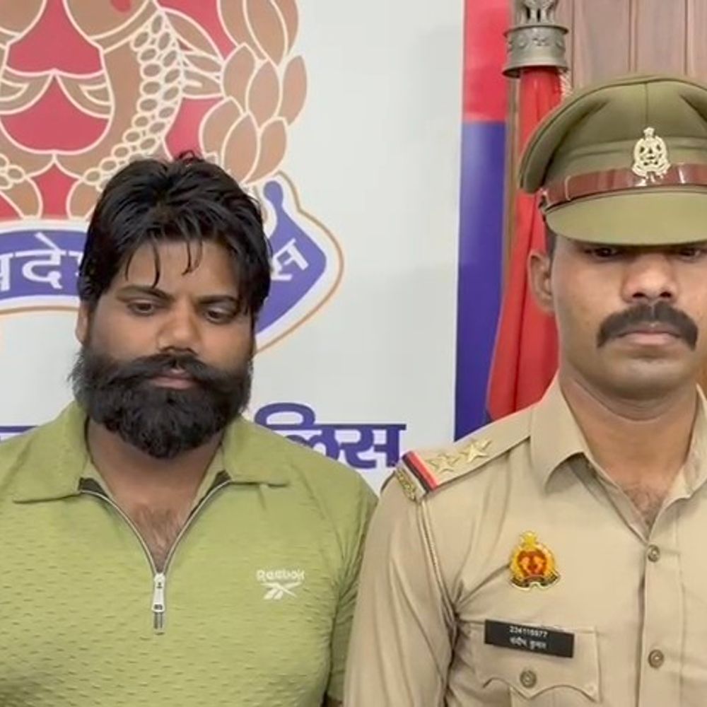 12 लाख के जेवर के साथ चोर गिरफ्तार:कारपेंटर ने डुप्लीकेट चाबी से घर में की चोरी, अलमारी में रखे जेवर देख लिए थे