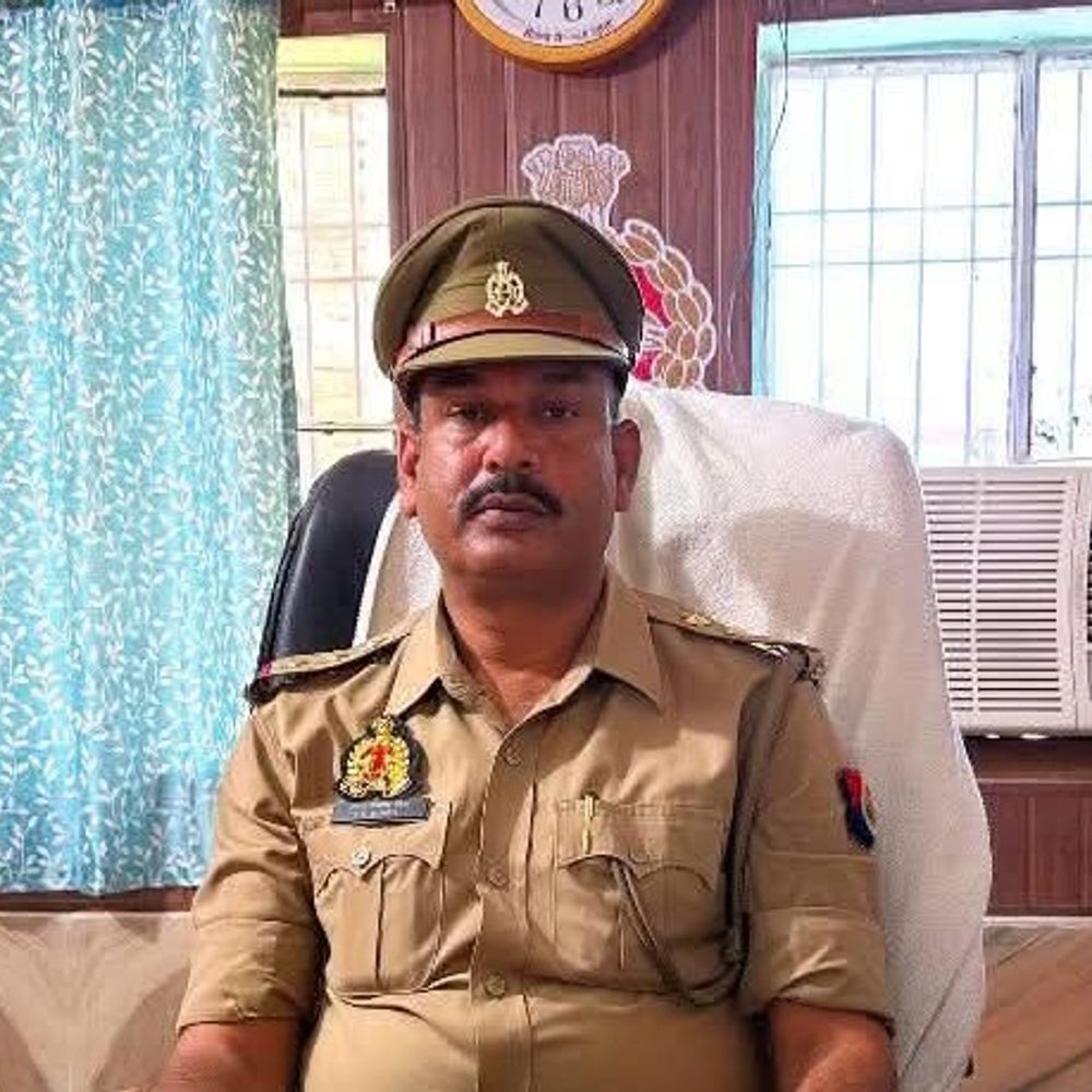 चंदवक थाना प्रभारी समेत दो पुलिसकर्मी निलंबित:जौनपुर एसएसपी ने ड्यूटी में लापरवाही पर की कार्रवाई