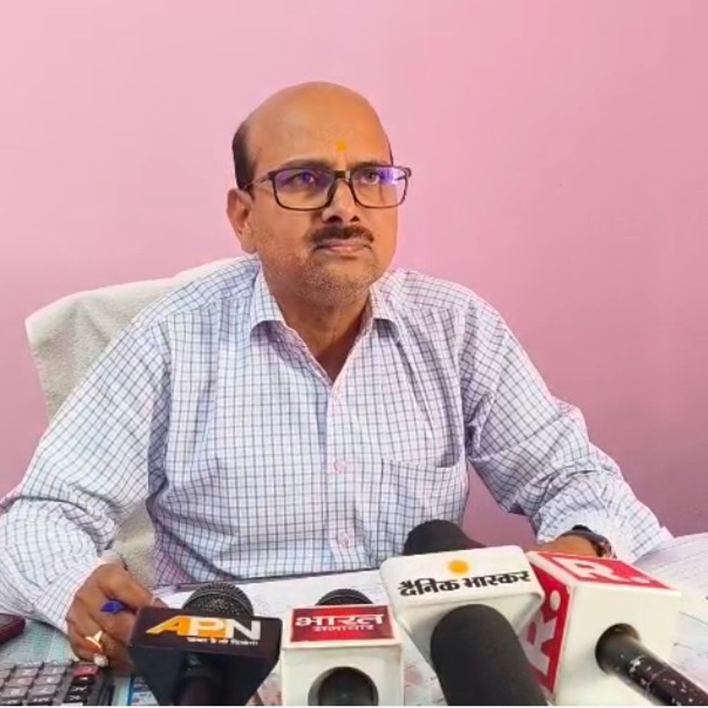 कौशांबी में पहले दिन नहीं शुरू हो सकी गेहूं खरीद:तैयारियां पूरी होने के बावजूद 37 केंद्रों पर इंतजार करते रहे किसान