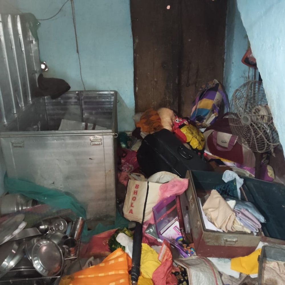 उन्नाव में बंद मकान से लाखों के जेवरात-नकदी चोरी:चोरों ने केवल कीमती सामान उठाया, पुलिस जांच में जुटी