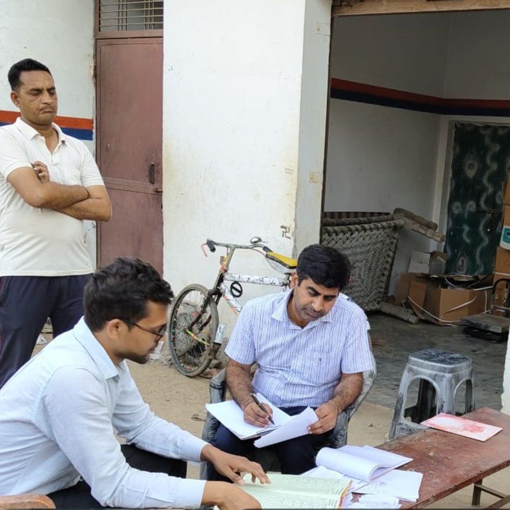 गैस एजेंसी पर 291 सिलेंडर कम मिले, FIR दर्ज:अनूपशहर में इंडेन वितरक के खिलाफ कार्रवाई, कालाबाजारी का आरोप