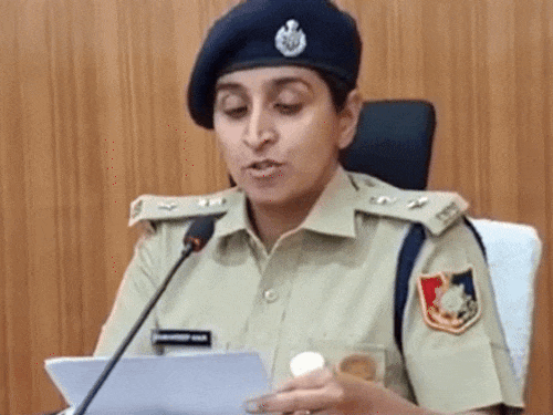 चंडीगढ़ SSP कंवरदीप को एक साल एक्सटेंशन:  अभी छुट्‌टी पर, SSP ट्रैफिक को टंप्रेरी चार्ज, PM के साइन में लगी देरी, नहीं मंगवाया पैनल – Chandigarh News