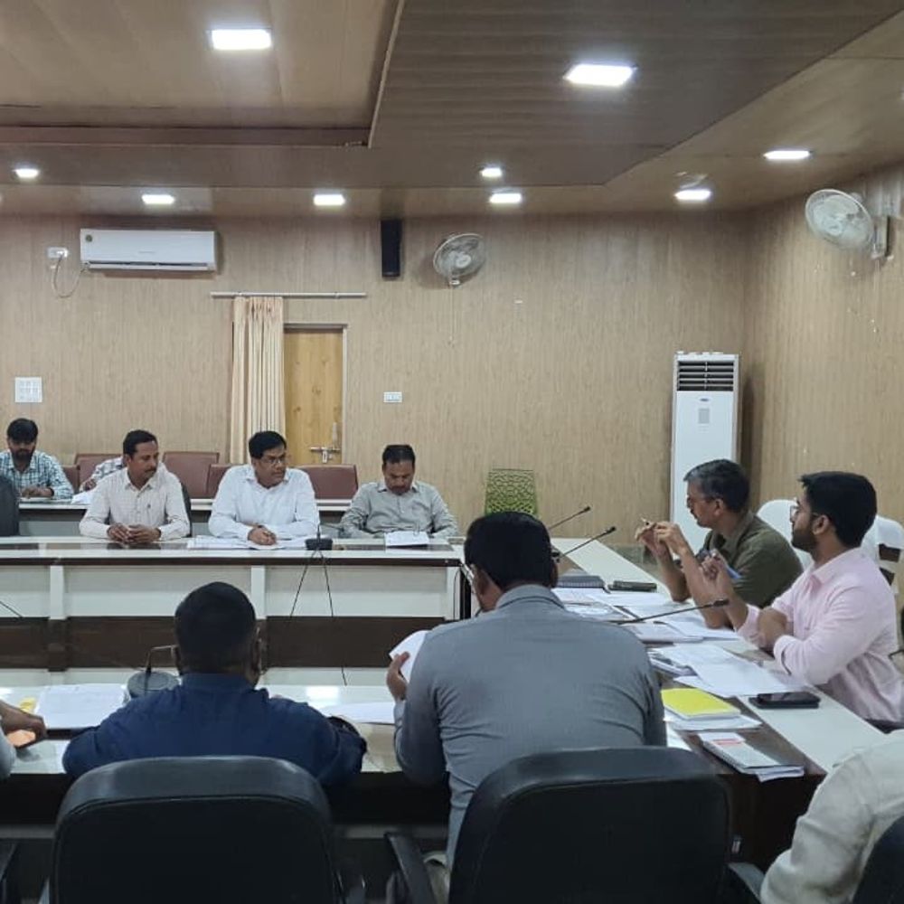 श्रावस्ती की सीएम डैशबोर्ड में 9वीं रैंकिंग:डीएम ने खराब प्रदर्शन वाले विभागों को लगाई फटकार, शत प्रतिशत लक्ष्य का दिया निर्देश