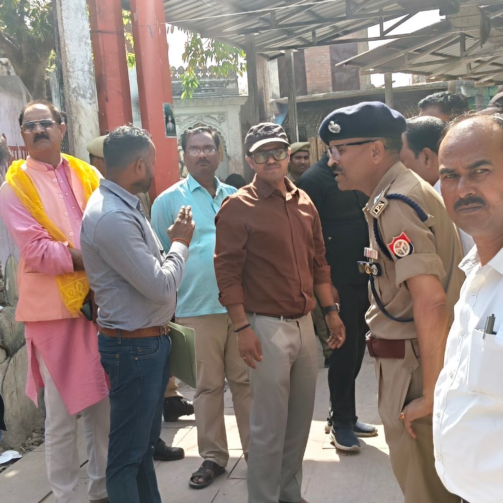 चित्रकूट डीएम ने परिक्रमा मार्ग का निरीक्षण किया:पर्यटन कार्यों की समीक्षा कर अधिकारियों को दिए निर्देश