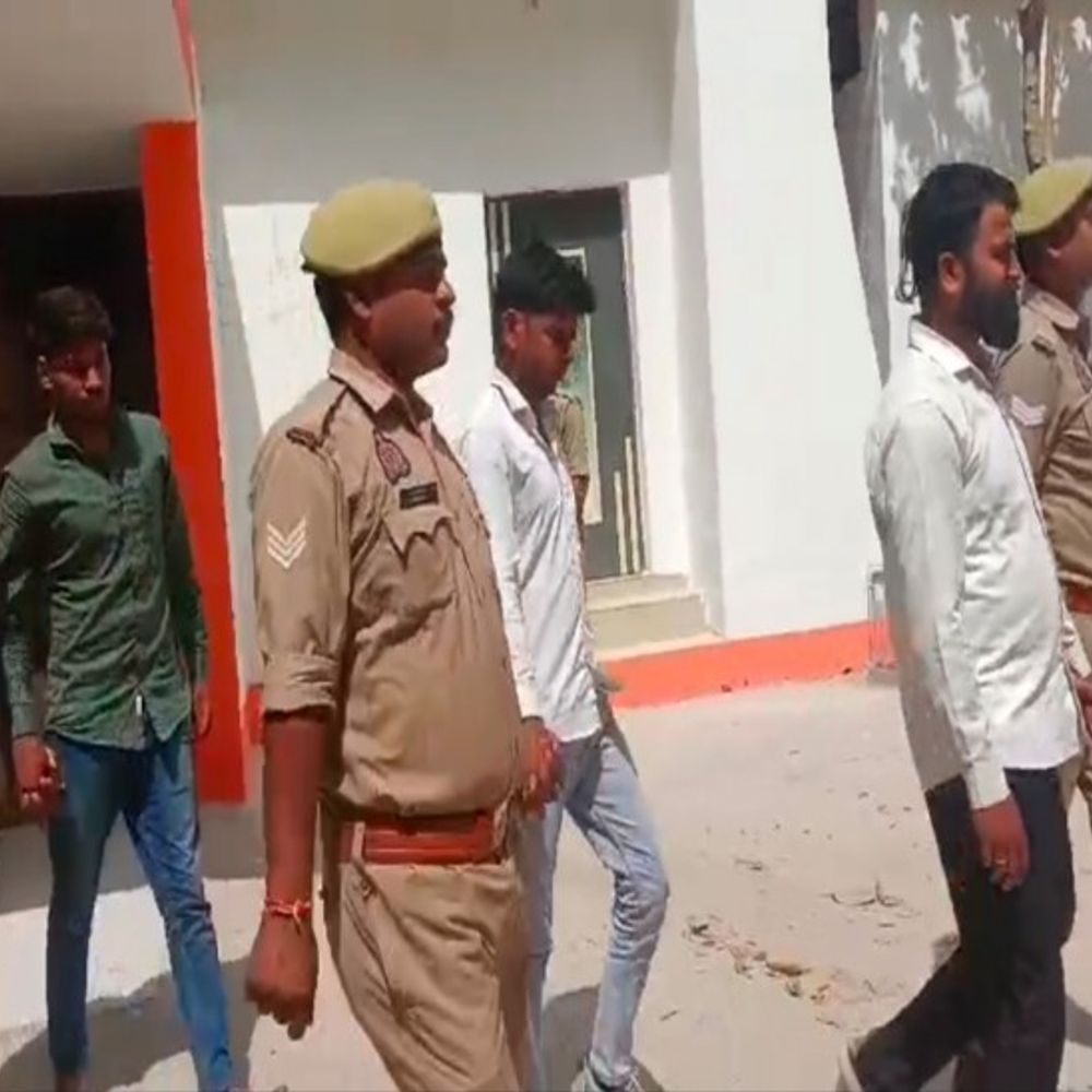 सुलतानपुर में संपत्ति विवाद, 3 और गिरफ्तार:पूर्व मंत्री पुत्र समेत 8 पहले भी हुए थे गिरफ्तार; चाचा की संपत्ति को लेकर फायरिंग का मामला