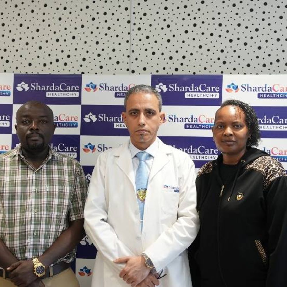 नोएडा के डॉक्टरों ने केन्या की महिला की लौटाई मुस्कान:17 साल से मैंडिब्युलर ट्यूमर से जूझ रही थी, सर्जरी के बाद सुधरा संतुलन