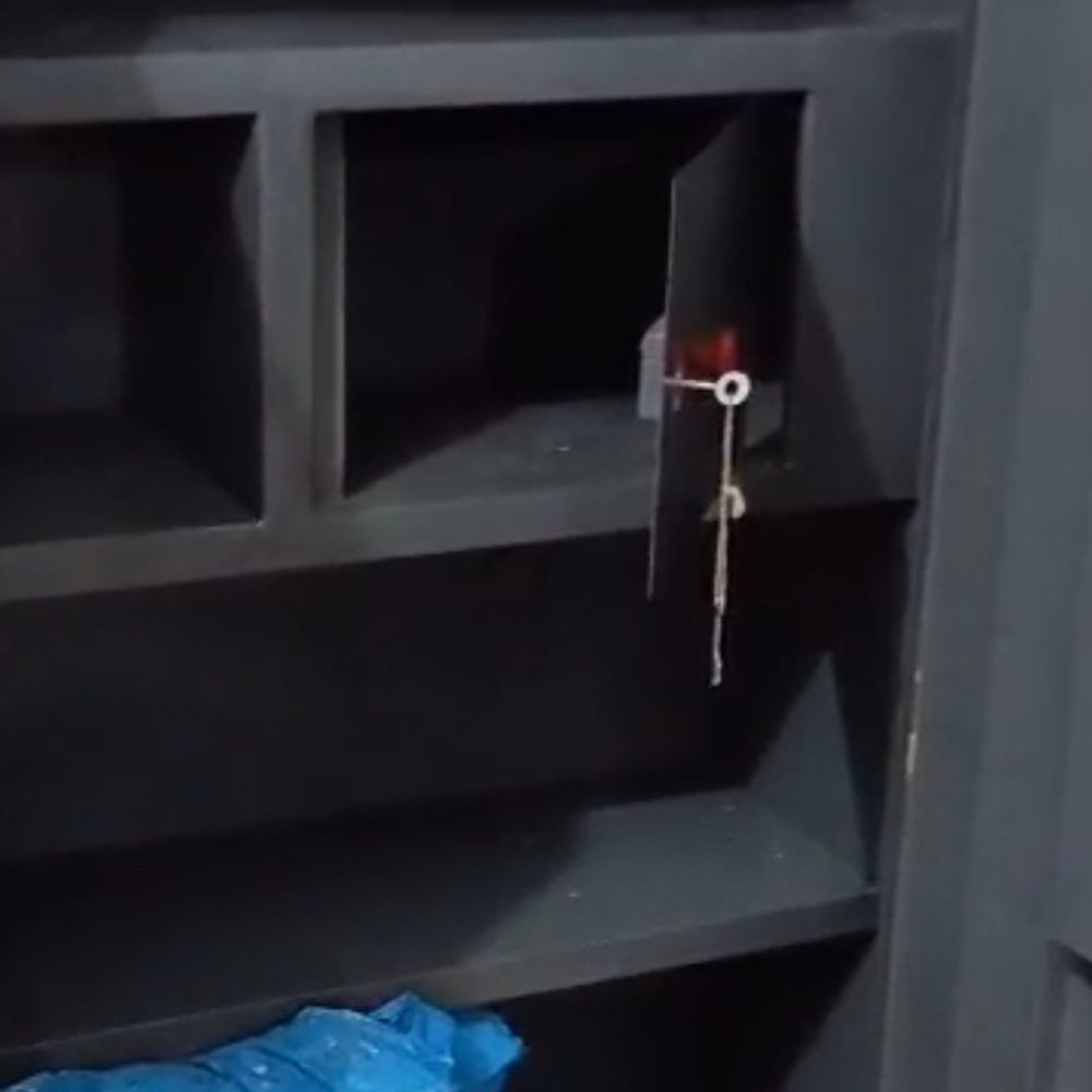 बंद घर से लाखों के जेवरात और नकदी चोरी:बीएसएफ जवान के किराएदार और रिश्तेदार के यहां वारदात, दिल्ली में तैनात