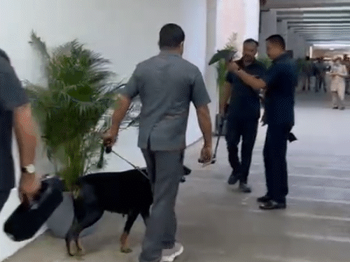 गुजरात विधानसभा परिसर में बम की धमकी:ईमेल में लिखा- मुंद्रा पोर्ट पर मिसाइल हमले करेंगे, मोदी-शाह-सीएम को बताया हिंदू चरमपंथी