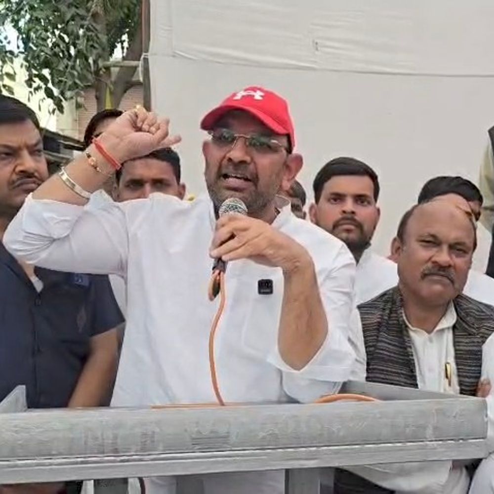 पंकज मलिक ने मंत्री को गुंडा कहा, VIDEO:बोले- उनकी हैसियत नहीं अखिलेश यादव के सामने ऐसा बोल दें