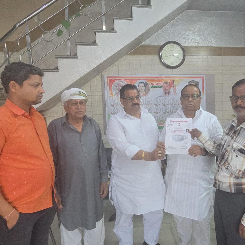 हापुड़ में कांग्रेस के तीन पदाधिकारियों की वापसी:गलतफहमी दूर होने पर मिली नई जिम्मेदारियां, जिलाध्यक्ष ने किया स्वागत