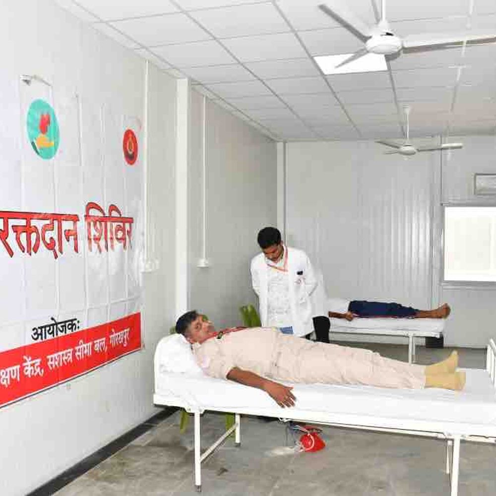 गोरखपुर में SSB ने लगाया रक्तदान शिविर:18 यूनिट ब्लड हुआ कलेक्ट, ट्रेनीज ने बढ़-चढ़कर किया रक्तदान