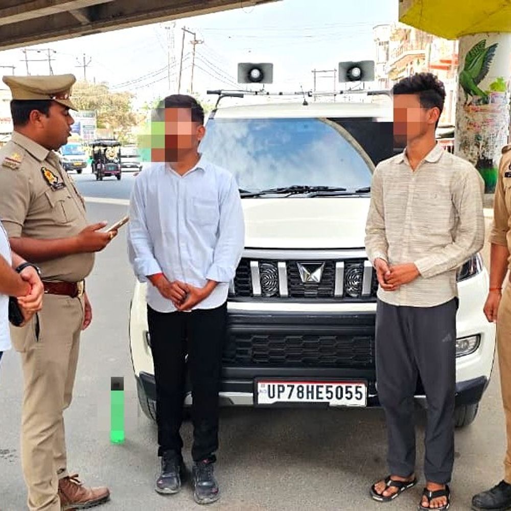 पुलिस ने अवैध काली फिल्म, हूटर लगी बोलेरो सीज की:औरैया में यातायात नियमों के उल्लंघन पर कार्रवाई