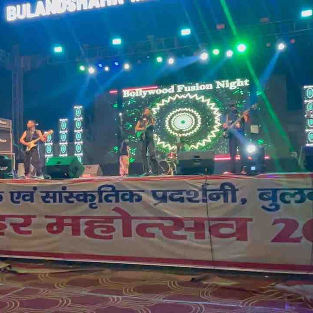 जिला प्रदर्शनी में बॉलीवुड नाइट ने बांधा समां:आज शतरंज प्रतियोगिता और कवि सम्मेलन होगा