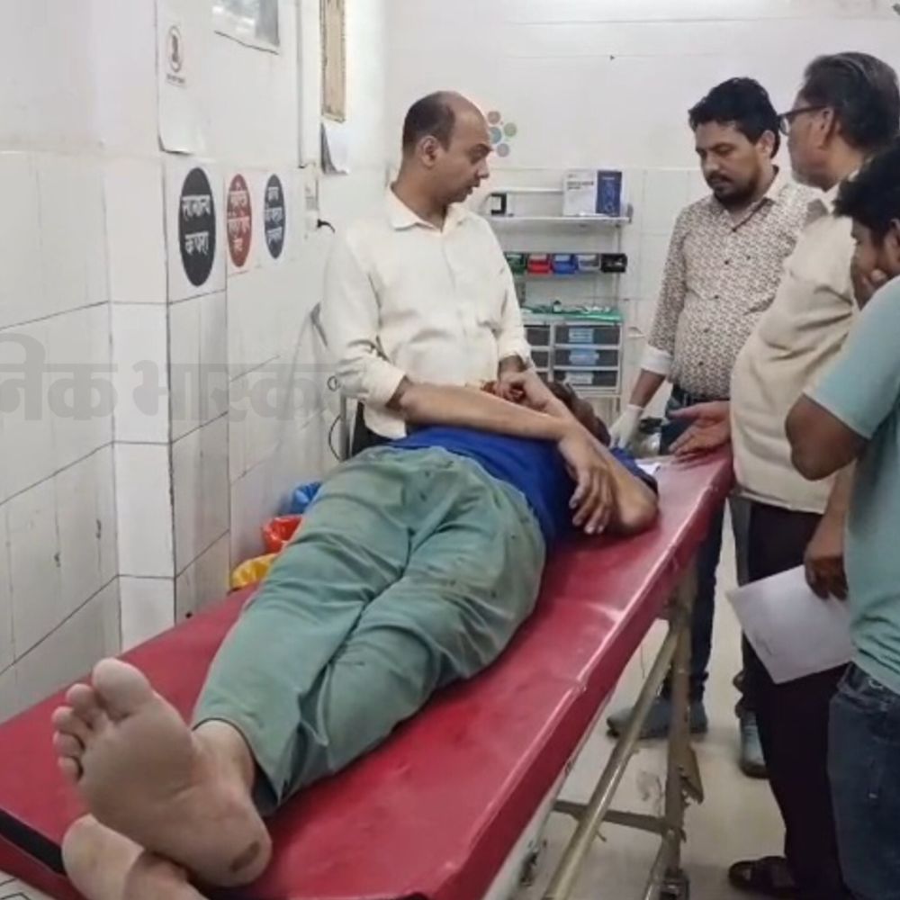 इटावा में युवक ने अपना गला रेता:मानसिक तनाव में था, दूसरी बार जान देने की कोशिश, पत्नी बच्चों को लेकर चली गई