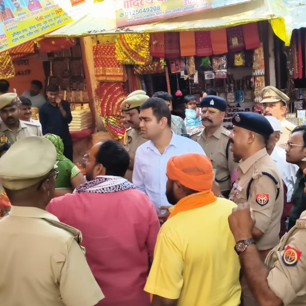 कड़ा-धाम में नवरात्र मेले की सुरक्षा को लेकर प्रशासन अलर्ट:कौशांबी डीएम-एसपी ने व्यवस्थाएं परखीं, 200 से अधिक पुलिसकर्मी तैनात