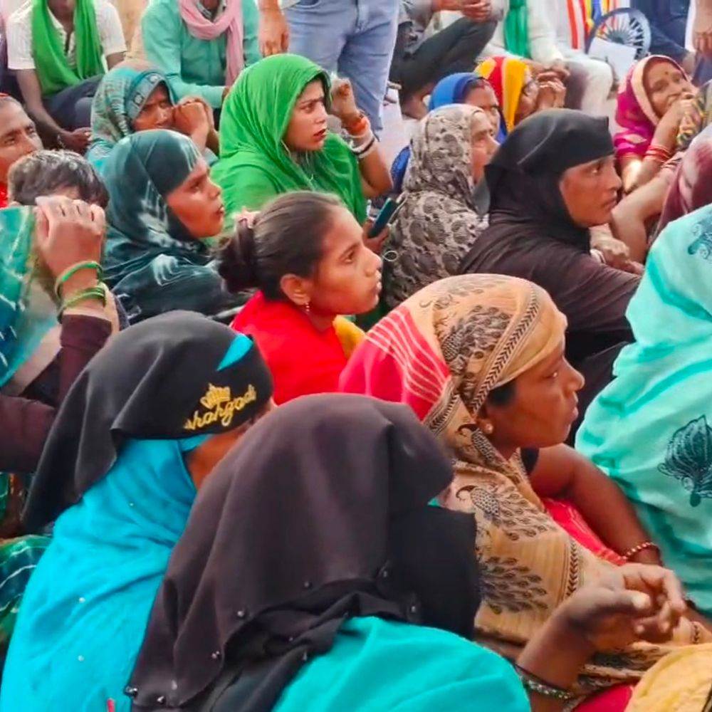 भाकियू (अराजनैतिक) ने लोनी कटरा थाने का घेराव किया:पुलिस पर एकतरफा कार्रवाई का आरोप, 9 अप्रैल को पंचायत की चेतावनी