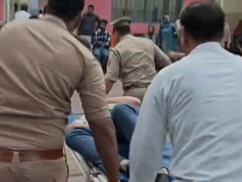 सहारनपुर में 1 लाख का इनामी शहजाद एनकाउंटर में ढेर:गोकशी, गैंगस्टर समेत 44 मुकदमे थे दर्ज, दो पुलिसकर्मी भी घायल