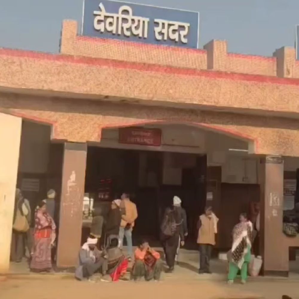 देवरिया में NCC कैडेट दुष्कर्म का मामला:एक माह बाद भी आरोपी TTE फरार, पुलिस की छह टीमें तलाश में