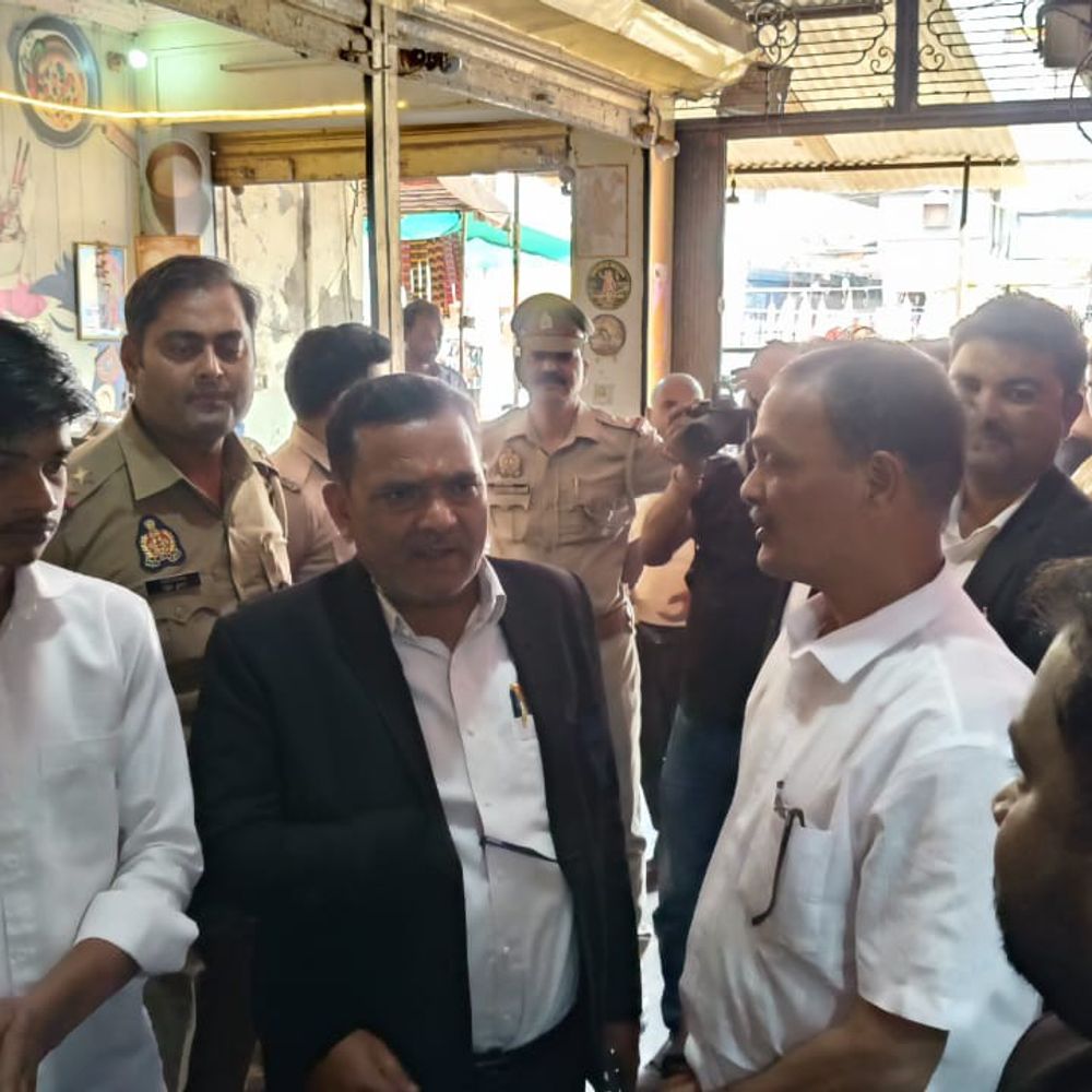 प्रिंटिंग प्रेस में मिलीं नायब तहसीलदार कोर्ट की फाइलें:प्रतापगढ़ में डीएम ने पेशकार को निलंबित किया, जांच के आदेश