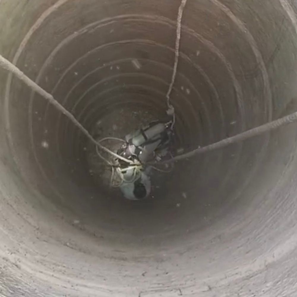 युवक 70 फीट गहरे कुएं में गिरा, सुरक्षित बाहर निकाला:पुलिस-फायर ब्रिगेड ने किया रेस्क्यू, मानसिक स्थिति ठीक नहीं, जिला अस्पताल में भर्ती