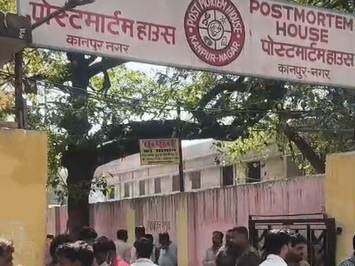 
                 कानपुर में 24 घंटे के अंदर तीन ने किया सुसाइड:बर्रा में बहन-बहनोई की पिटाई से आहत युवक ने दी जान 
            