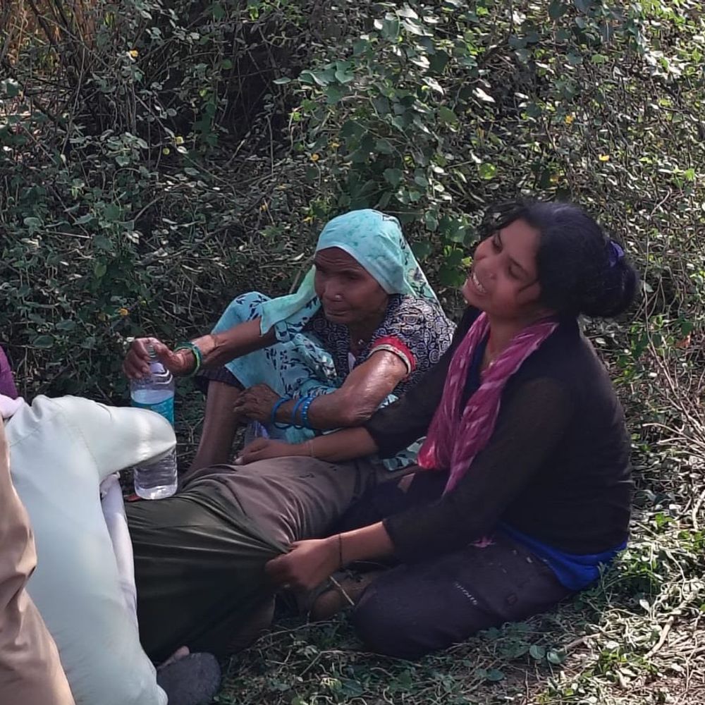 टैंकर की टक्कर से बाइक सवार तीन युवकों को मौत:कानपुर में अंतिम संस्कार में शामिल होने जा रहे थे, गुस्साए ग्रामीणों ने मुगल रोड किया जाम