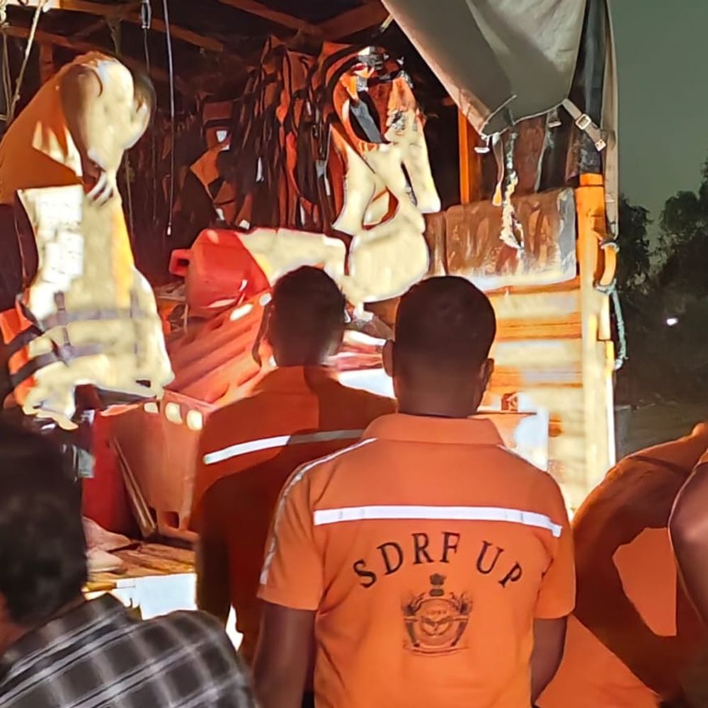 लखनऊ में 15 साल की किशोरी संदिग्ध हालात में लापता:पीपे वाले पुल के पास मिले कपड़े; अपहरण की आशंका