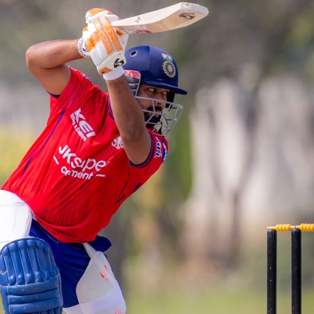 लखनऊ में दो टीमों के साथ ऋषभ पंत की बैटिंग:मयंक यादव की रफ्तार ने फिर चौंकाया, अर्जुन तेंदुलकर ने की बेहतरीन गेंदबाजी