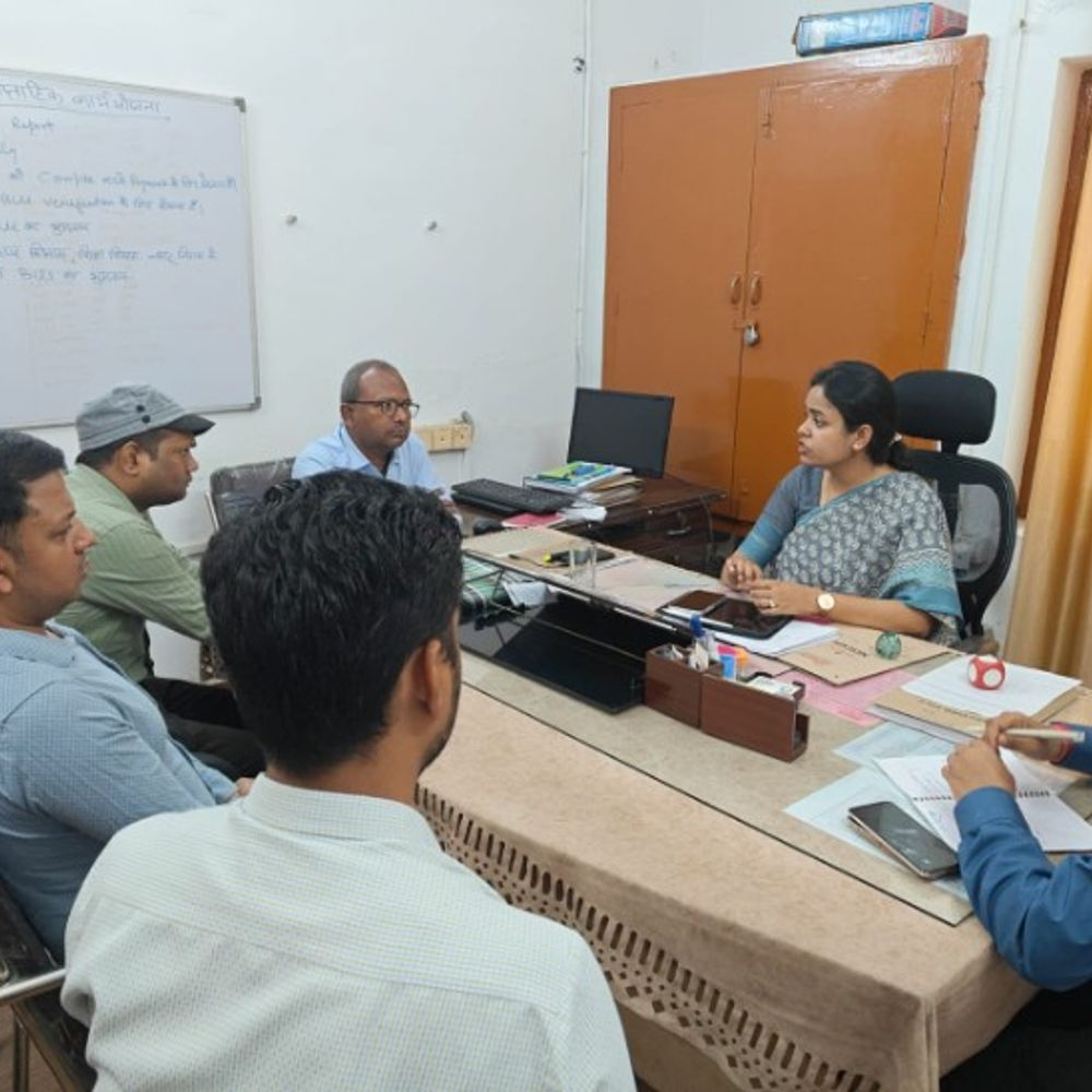 25 संविदाकर्मियों की सेवा समाप्ति पर घमासान:डिप्टी सीएम से लगाई गुहार, ‘वसूली के बावजूद हटाया गया’; एमडी माध्यंचल ने दौरा