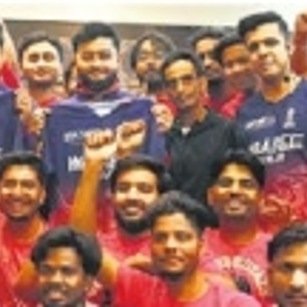 रियान ने की जमकर बैटिंग