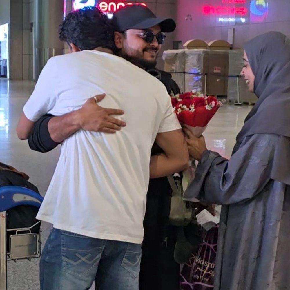 
                 इज़राइल-ईरान तनाव के बीच परिवारों की घर वापसी:खाड़ी से लौटे एहसान बोले-हालात उतने खराब नहीं जितना दिखाया जा रहा 
            