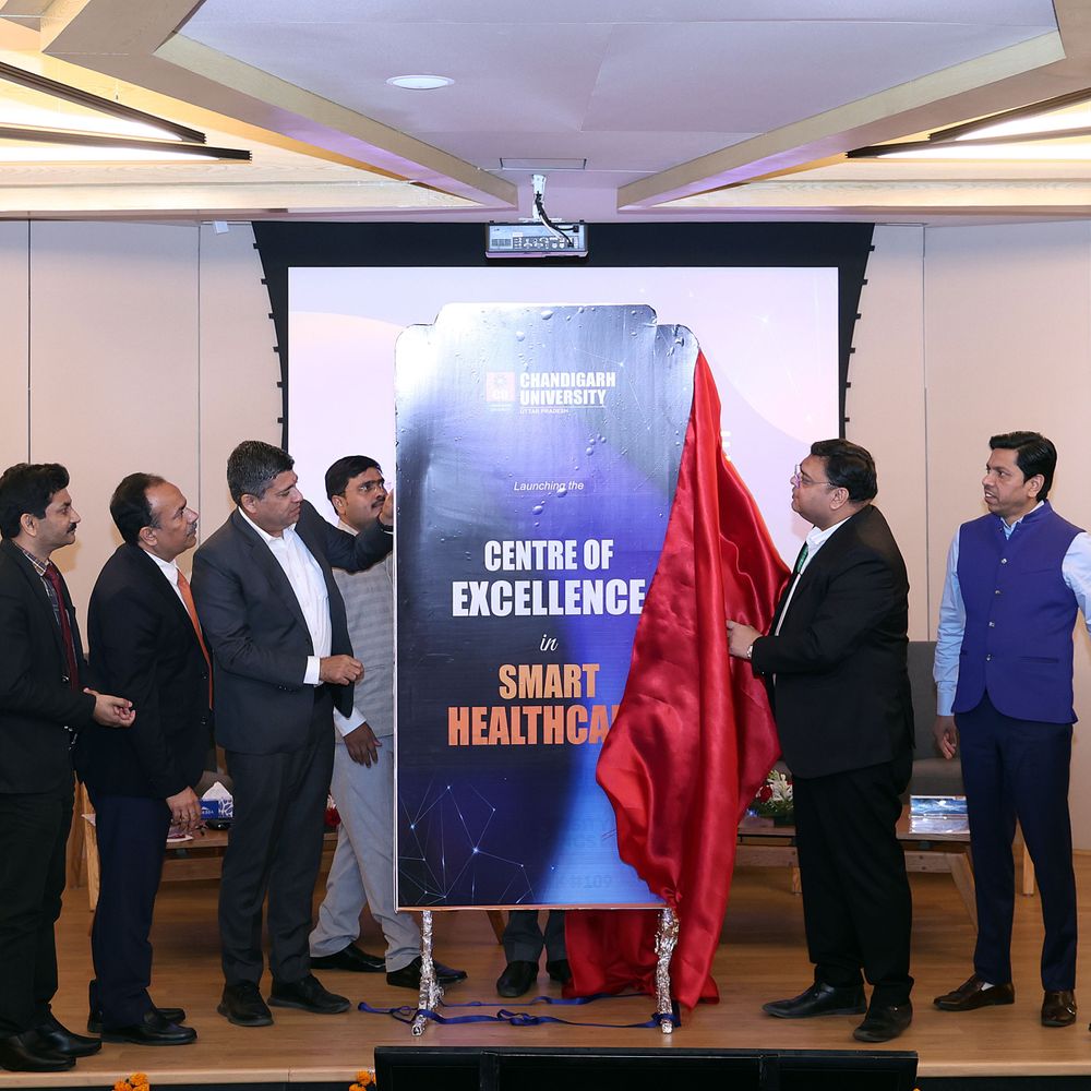 
                 चंडीगढ़ यूनिवर्सिटी यूपी में स्मार्ट हेल्थकेयर सेंटर का शुभारंभ:मंत्री असीम अरुण बोले एआई से स्वास्थ्य सेवाएं होंगी मजबूत, 1.5 लाख युवाओं को मिलेगी ट्रेनिंग 
            