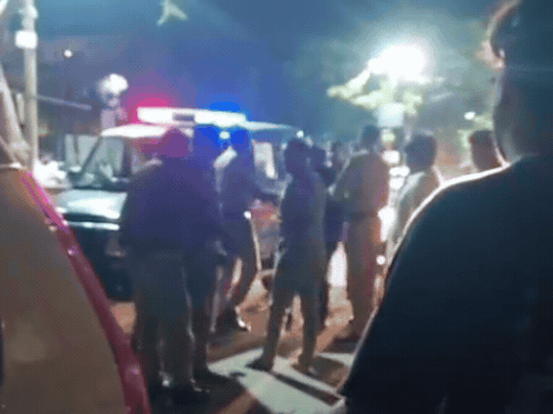 
                 रंगबाजी में ढाबे पर फायरिंग, इंजीनियरिंग छात्र घायल:न्यू आगरा थाना के दयालबाग क्षेत्र की घटना, आरोपी प्रोपर्टी डीलर हिरासत में 
            