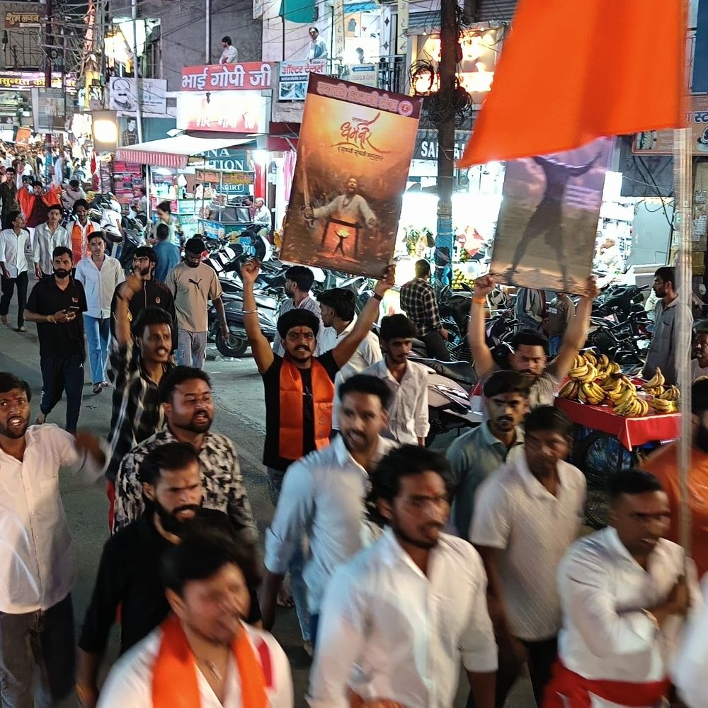 संभाजी महाराज बलिदान दिवस पर मशाल पदयात्रा:मुजफ्फरनगर में सैकड़ों युवाओं ने नंगे पांव भाग लिया, शहर राष्ट्रभक्ति से गूंजा