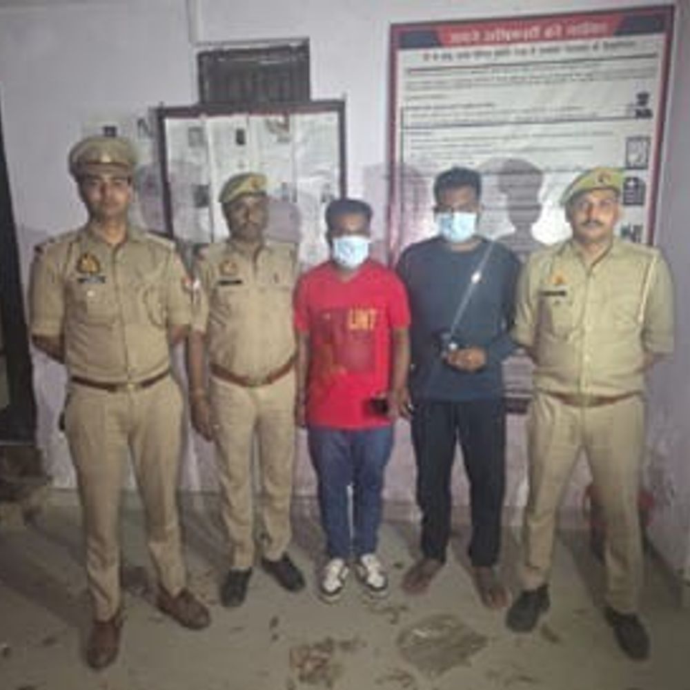 
                 दिल्ली-NCR में आतंकी साजिश का खुलासा, 2 गिरफ्तार:पाकिस्तानी गैंगस्टर से जुड़े थे, कई मंदिरों का वीडियो भेजा 
            