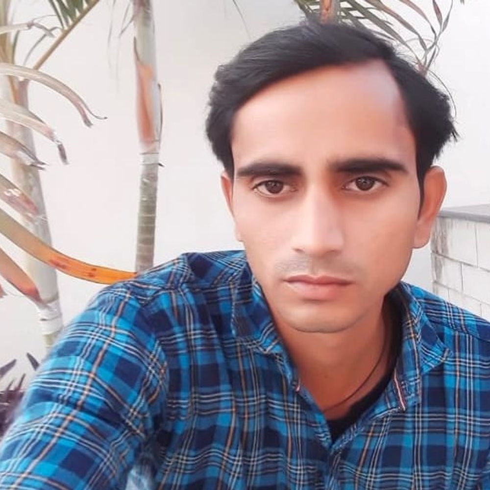 
                 4 पर आत्महत्या के लिए उकसाने का मुकदमा:SSP से लगाई थी मदद की गुहार, परिजन बोले- कर्ज चुकाने के बाद भी प्रेशर बना रहे थे सूदखोर 
            