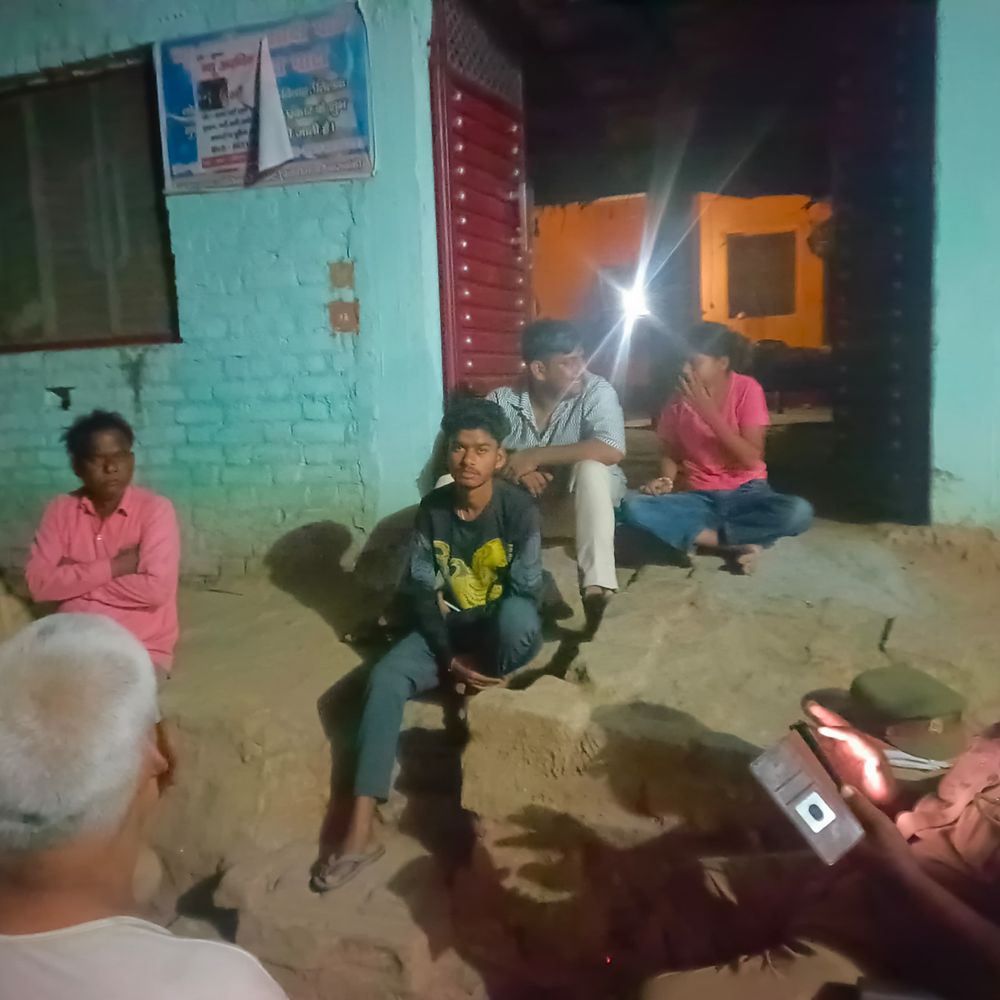 ट्रैक्टर चालक की मौत, परिजनों का अंतिम संस्कार से इनकार:मौत के कारण पर विवाद, पुलिस ने जांच कर कार्रवाई का दिया आश्वासन