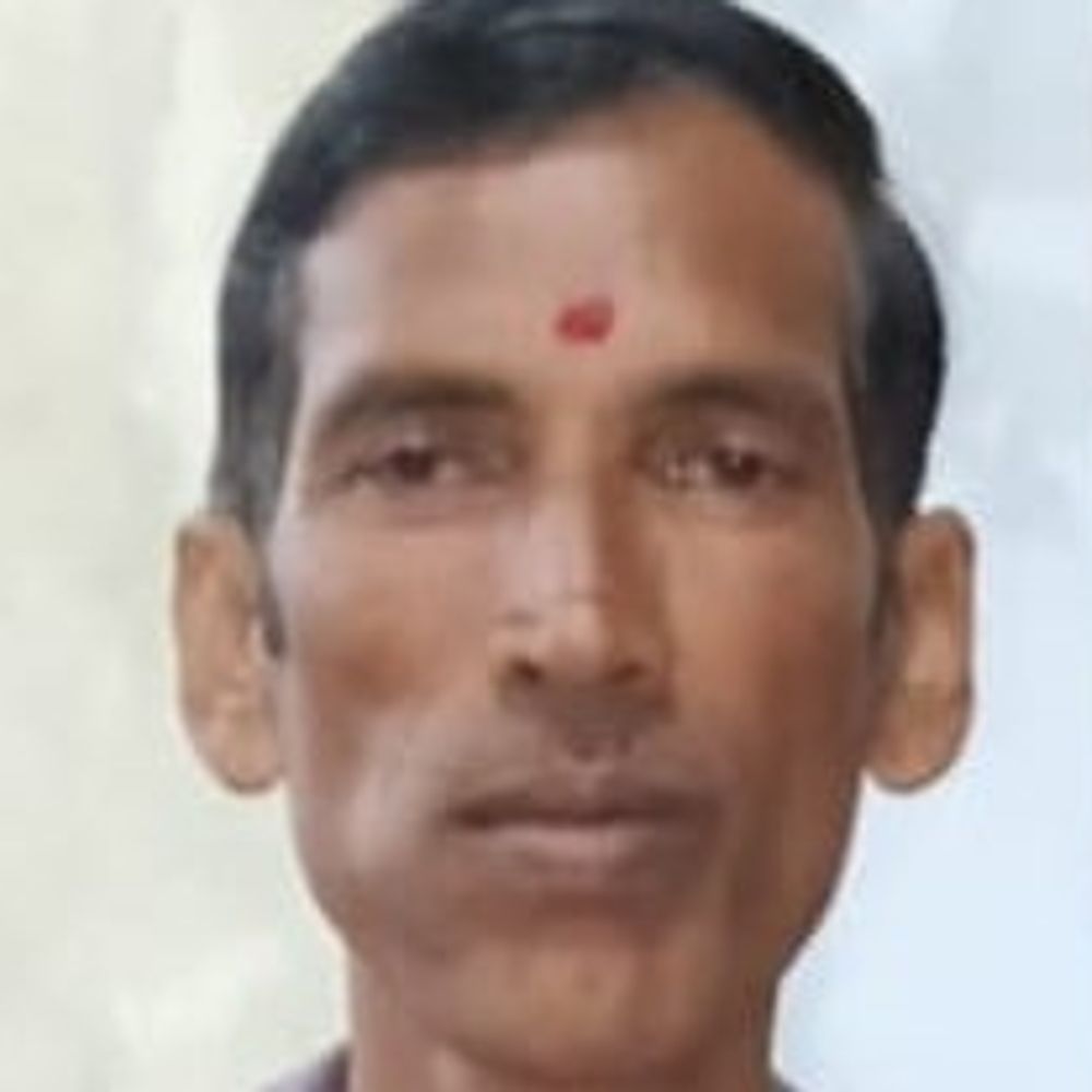 पीलीभीत में मजदूर की सीढ़ियों से गिरकर मौत:घर की छत पर सामान ले जाते समय हुआ हादसा