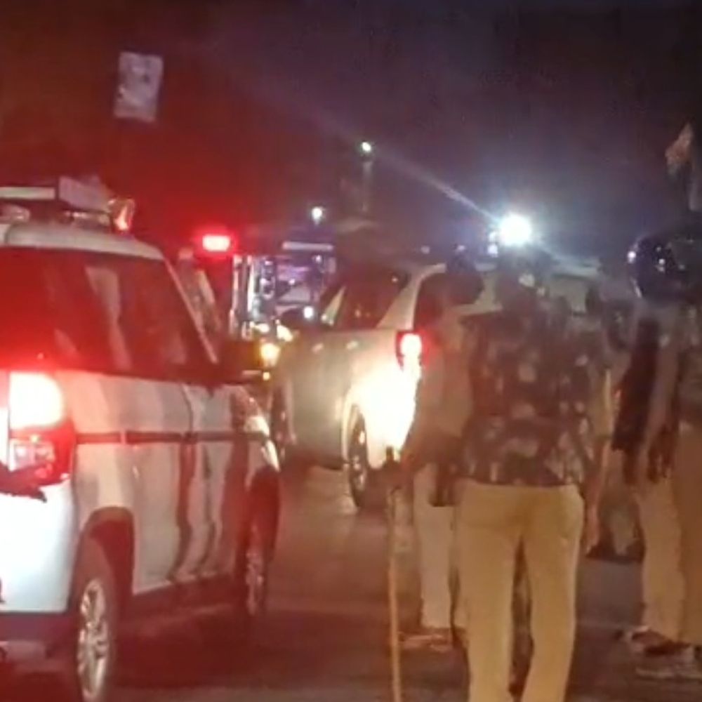 एसपी ओमप्रकाश सिंह ने कासगंज में किया फ्लैग मार्च:नवरात्र-ईद सुरक्षा पर जोर, उपद्रवियों पर होगी कड़ी कार्रवाई