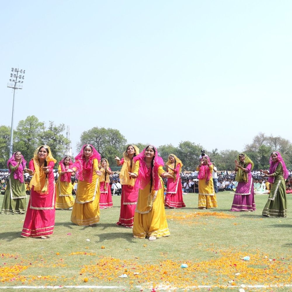 खेल के मैदान पर उतरी आध्यात्म की ऊर्जा:NYF गेम्स में युवाओं ने दिखाया अनुशासन और भाईचारे का जज्बा