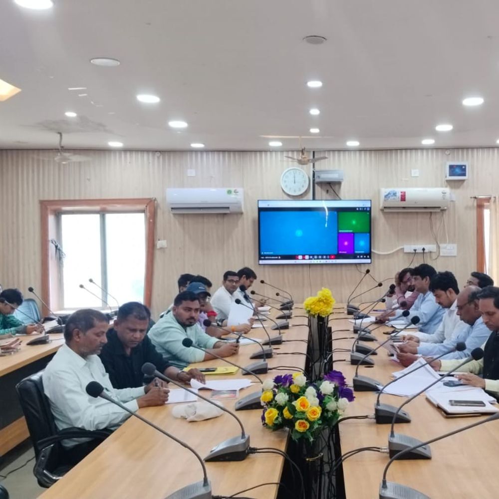 राशन वितरण प्रक्रिया में तेजी लाएं-DM:दुकानों की नियमित जांच का निर्देश, बोले- खानापूर्ति नहीं होनी चाहिए