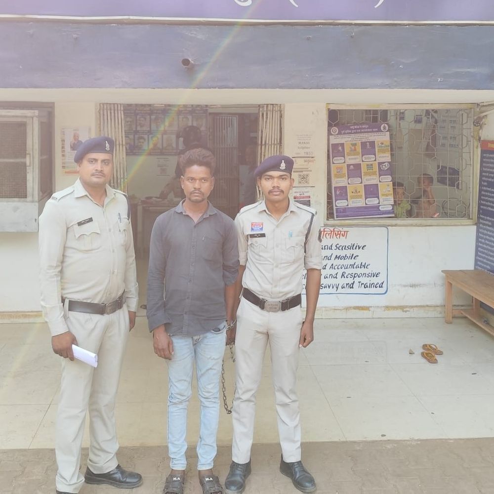 दुर्ग में 5.8 किलो गांजा जब्त, आरोपी गिरफ्तार:  खेरधा के तालाब किनारे से पुलिस ने की कार्रवाई, कीमत 2.93 लाख – durg-bhilai News